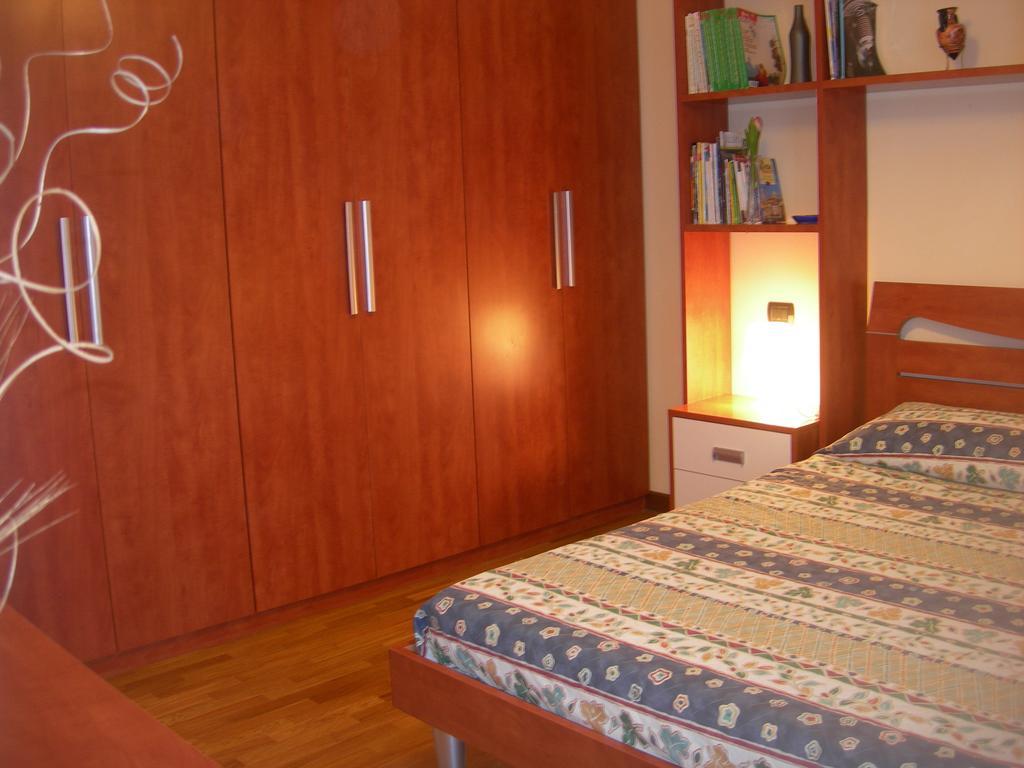 La Rondine Appartement Lucca Kamer foto